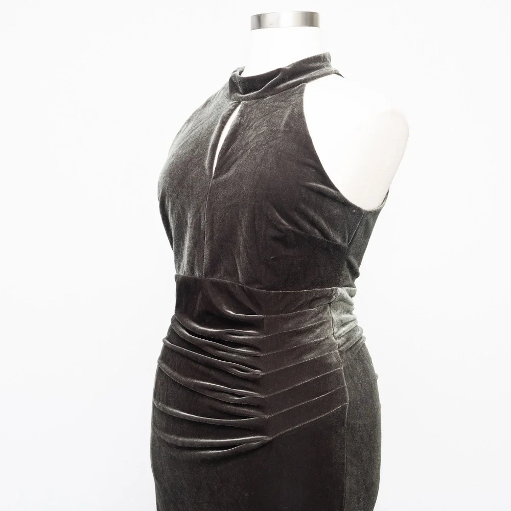 XSCAPE Evenings - “Grace” Velvet Mock Neck‎ Gown